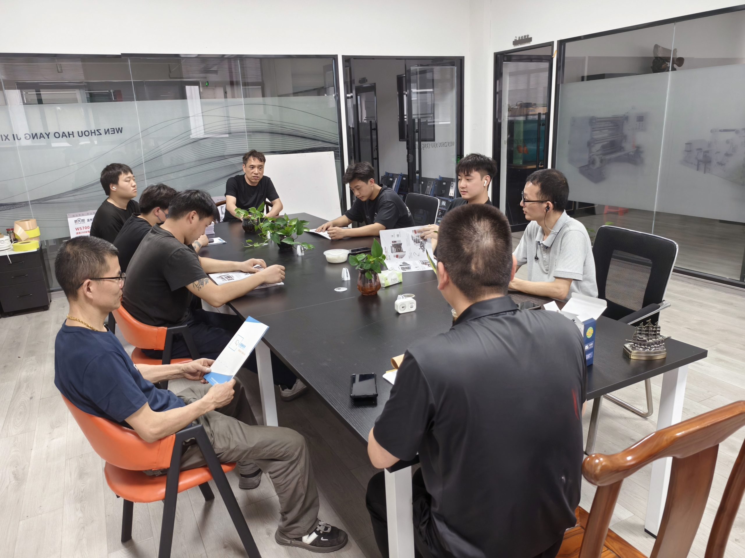 皓阳天齐：双主体联合运营，深耕分切设备领域